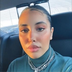 Meet your Posher, Carli